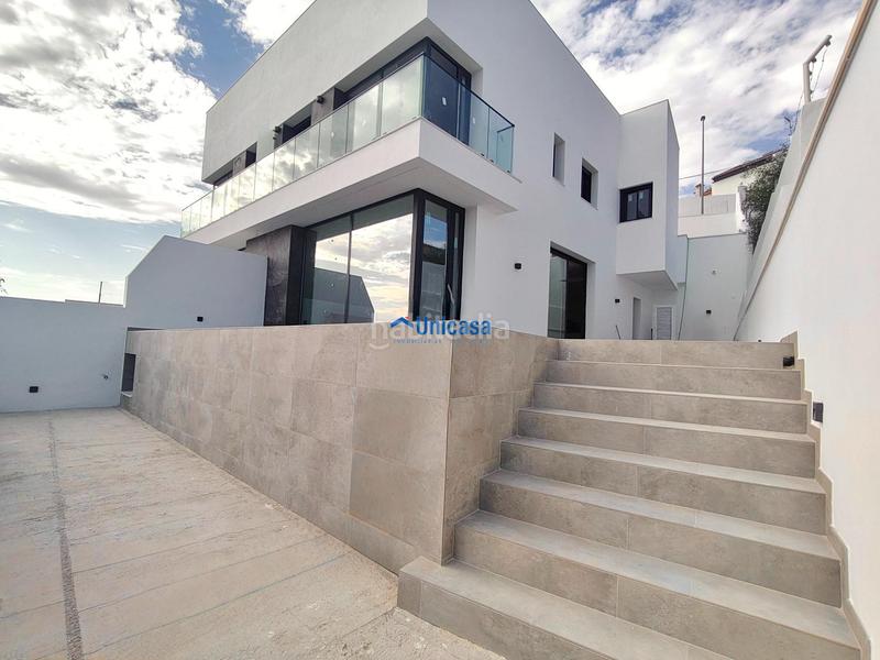 Foto 689acdfa-bbdf-412a-860a-1ccfadd265d1. Casa aparellada amb calefacció aparcament piscina a Málaga