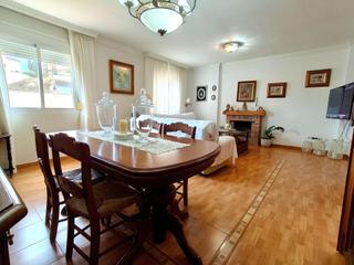 Chalet  Calle escritor atienza huertos. Chalet independiente con jardín, sótano y garaje  tu nuevo hogar