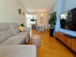 Appartement  Avenida maria victoria atencia. Piso en teatinos listo para entrar a vivir  garaje, trastero y p