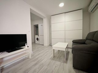 Alquiler Estudio  Calle cerezo, 2, 1º málaga, españa. Apartamento de 1 dormitorio en alquiler en puerto de la torre