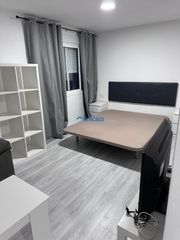 Lloguer Estudi  Calle cerezo, 2, 1º málaga, españa. Apartamento de 1 dormitorio en alquiler en puerto de la torre