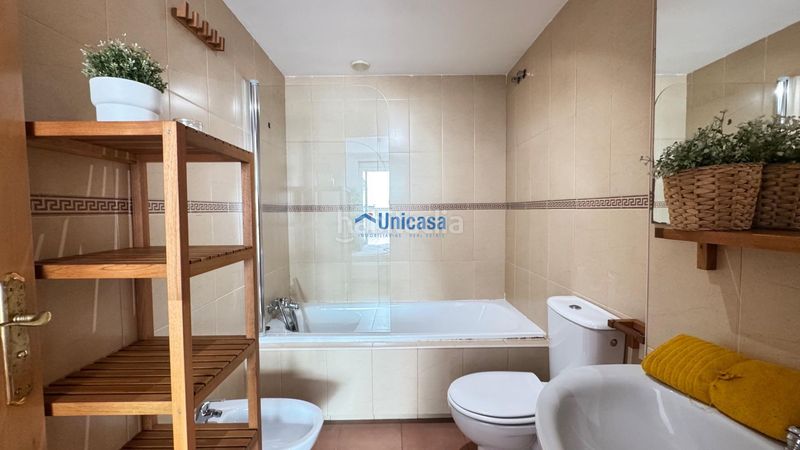 Foto 2c07ceec-9180-40f7-9040-a5e80e9ab239. Pis amb aparcament piscina a Los Almendros - El Limonero - El Tomillar Málaga