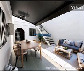 Casa  Calle juan de robles. Amplia vivienda con gran patio interior y gran potencial junto a