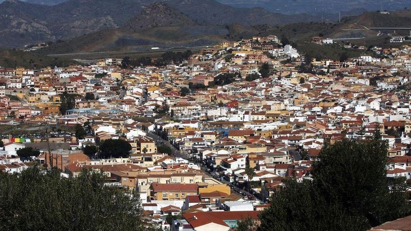Foto 03956d7a-6771-4e3e-b798-7c8a4814ac9c. Casa adossada amb aparcament a Los Almendros - El Limonero - El Tomillar Málaga