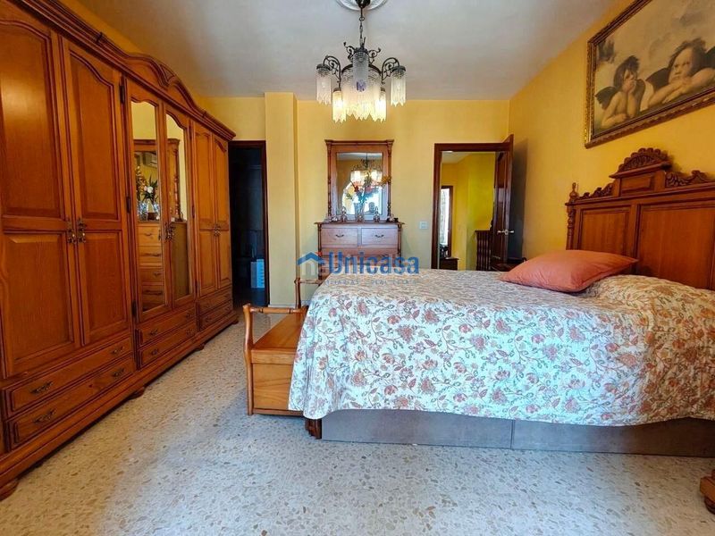 Foto 5d35d446-d665-4f60-8ebd-f6dbf00825d2. Casa adossada amb aparcament a Los Almendros - El Limonero - El Tomillar Málaga