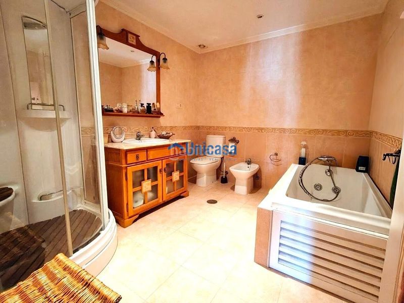 Foto b00fdf84-60c8-4b0a-90de-08ccc39bc65d. Casa adossada amb aparcament a Los Almendros - El Limonero - El Tomillar Málaga