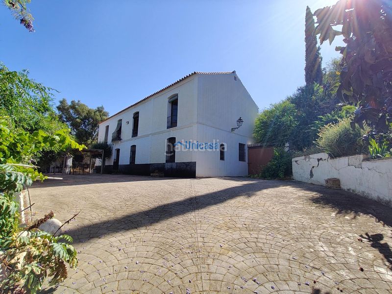 Foto b61594a6-53b0-42e1-a845-ea8dd2766aeb. Casa amb aparcament a Campanillas Málaga