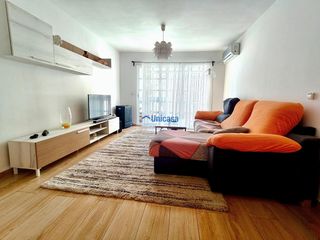 Flat in Carranque - Haza Cuevas. Amplio piso de 4 habitaciones reformado en carlos haya con plaza