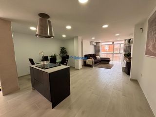 Etagenwohnung in Calle Calle Miramargaritas