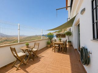 Miete Reihenhaus in Casabermeja. Vivienda con vistas espectaculares en casabermeja