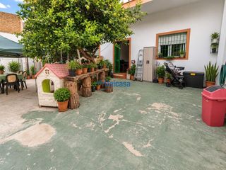 Casa aparellada a Fuente Alegre - El Chaparral - Los Morales. En exclusiva! pareado de dos plantas con dos viviendas, en puert