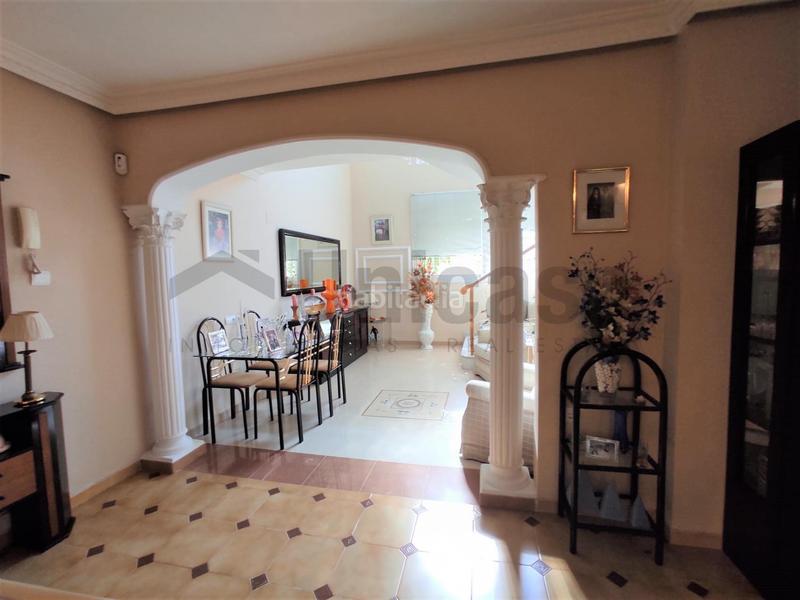 Foto 1978595a-572a-4867-89ff-163431d91e1e. Xalet amb aparcament piscina a Puertosol Málaga