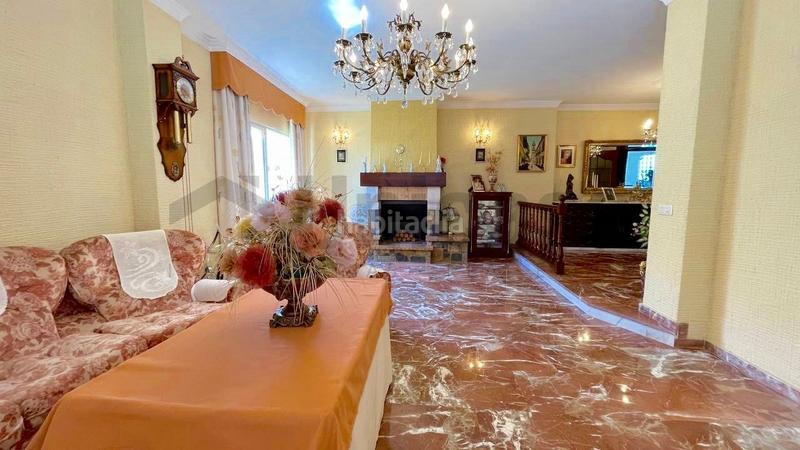 Foto 341b666d-b567-4b70-9cef-84eece4fcab9. Xalet amb aparcament piscina a Puertosol Málaga