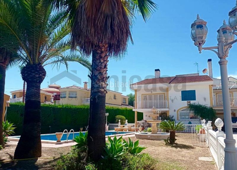 Foto 40dc8fa0-82e5-4f4e-a729-ba5133aab24f. Xalet amb aparcament piscina a Puertosol Málaga