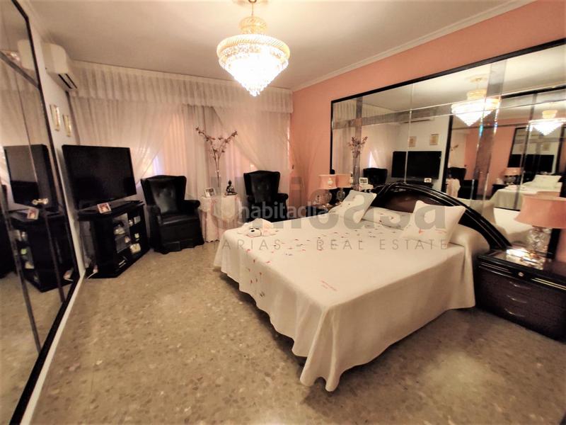 Foto 548f7747-f7c6-4481-9025-fbeee0bbd039. Xalet amb aparcament piscina a Puertosol Málaga