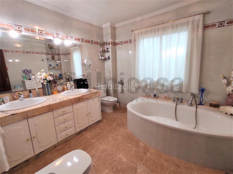 Foto 783aca66-3499-484d-94db-809897b95c69. Xalet amb aparcament piscina a Puertosol Málaga