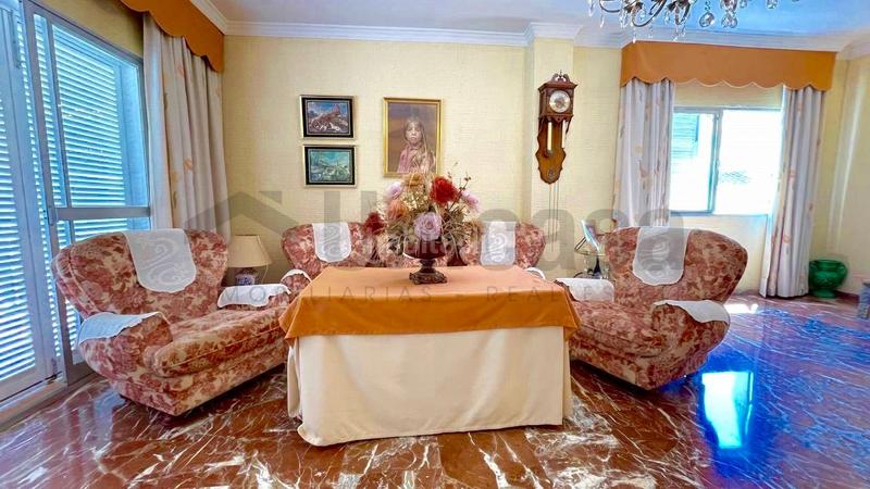 Foto aa01cacc-5d29-43b0-a402-119b76fd68e9. Xalet amb aparcament piscina a Puertosol Málaga