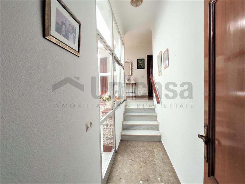 Foto b7de5f69-3c46-4823-b7e2-1a66b2e7f254. Xalet amb aparcament piscina a Puertosol Málaga