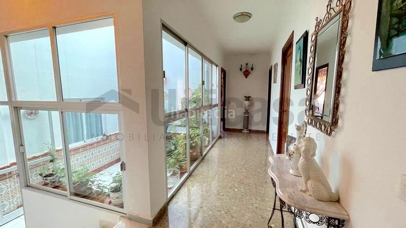 Foto bcf09e0c-9ec7-4593-838b-6aace376c6fd. Xalet amb aparcament piscina a Puertosol Málaga