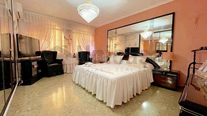 Foto cc6602bf-2ba4-4540-bfc7-abd8a65eafa1. Xalet amb aparcament piscina a Puertosol Málaga