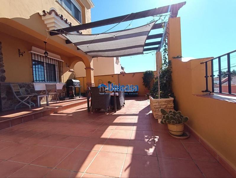 Foto 005d03f7-8f08-429a-ad2f-1051efc5ae05. Chalet gran chalet independiente en zona el chaparral, puerto de la torre en Málaga