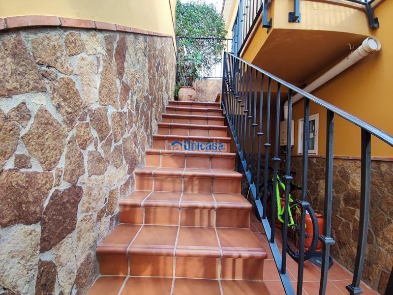 Foto 7c5b6b7f-1403-41de-8d47-08b107822c96. Chalet gran chalet independiente en zona el chaparral, puerto de la torre en Málaga