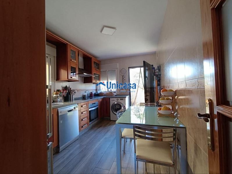 Foto 8efe31e6-98d4-4a81-bb15-aa1c7c3b7b34. Chalet gran chalet independiente en zona el chaparral, puerto de la torre en Málaga