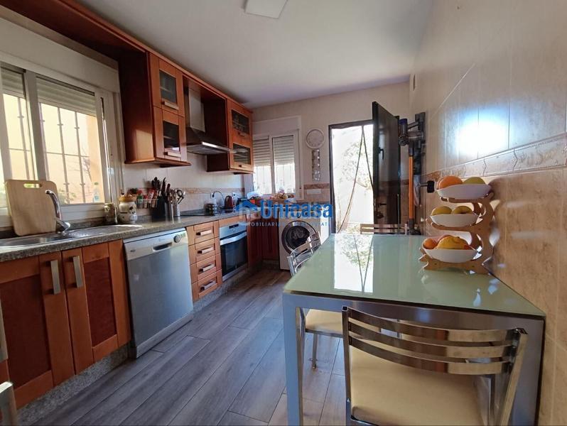 Foto 90393c99-12c0-4a86-9d38-ec615f12db5a. Chalet gran chalet independiente en zona el chaparral, puerto de la torre en Málaga