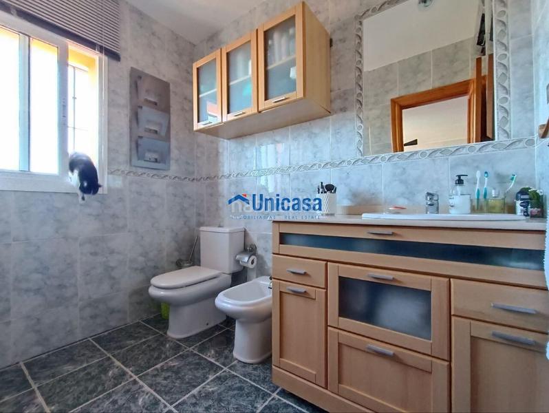 Foto e204b872-5487-43c9-91d9-98bed7174318. Chalet gran chalet independiente en zona el chaparral, puerto de la torre en Málaga