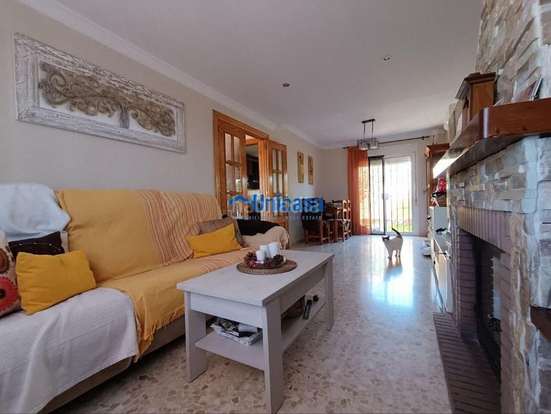 Foto f1cd24b0-df6a-4d95-86ba-5a11b8bd4b04. Chalet gran chalet independiente en zona el chaparral, puerto de la torre en Málaga