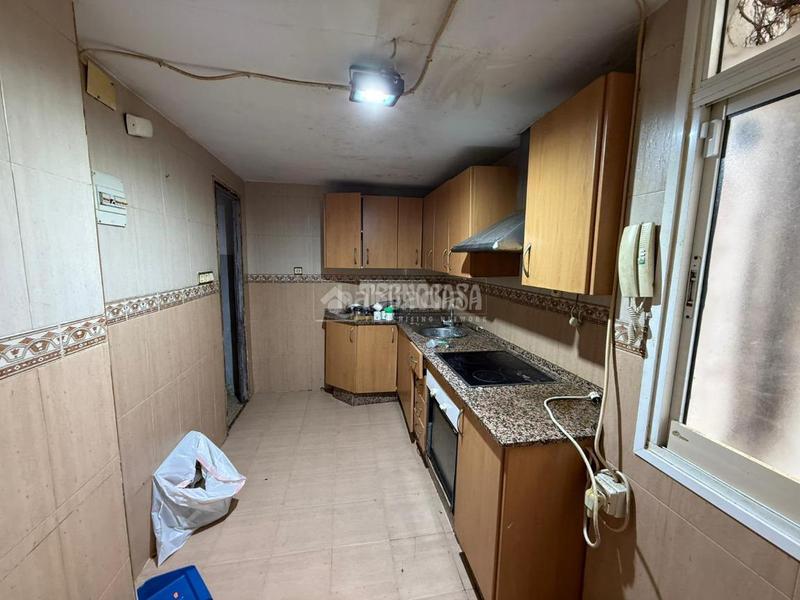 Foto b4327ead-5f1f-4aa0-ae19-95167a9cd5e7. Flat in astilleros - la paz - loreto - el corte inglés Cádiz