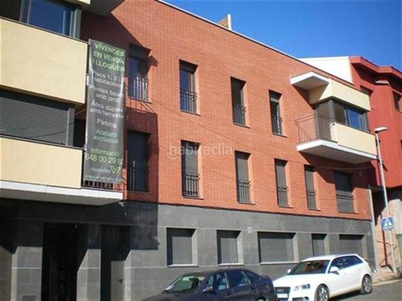 Foto ab825581-fdd0-404f-a53e-f4d634354eab. Car parking in Torelló