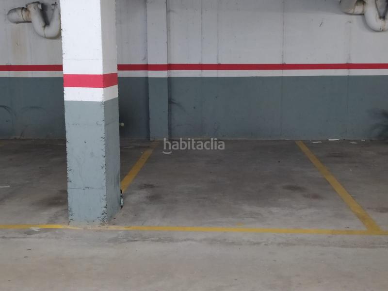 Foto 0c7c791e-8d9d-4407-a154-f78dfbe49d90. Aparcament cotxe a Torelló