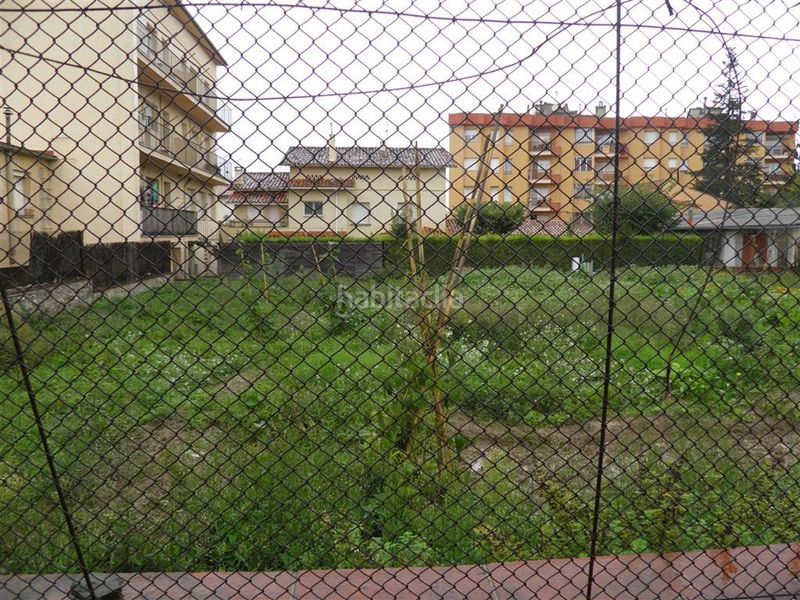 Foto f5ee49f3-b93c-4593-b733-46dd6812ec35. Terreny residencial a Torelló