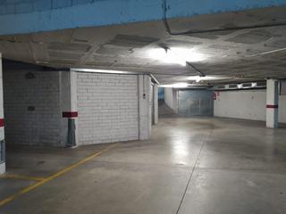 Parking voiture à Torelló