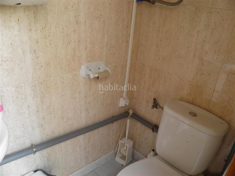 Foto a5baa2e5-1aca-4acb-8ecd-00b5ed3268aa. Local comercial a Torelló