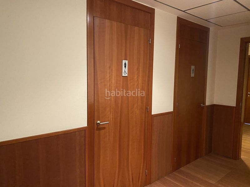 Foto 5ac24c6a-4e50-4025-ba9f-9b988a39810b. Miete büro in Centre Vic