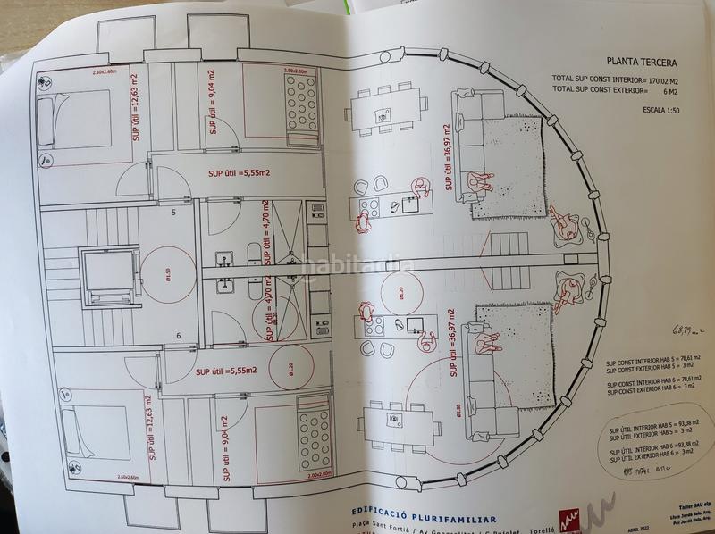 Foto 5ef1aebf-3e89-43f1-828a-3817af6428e3. Édifice dans Torelló