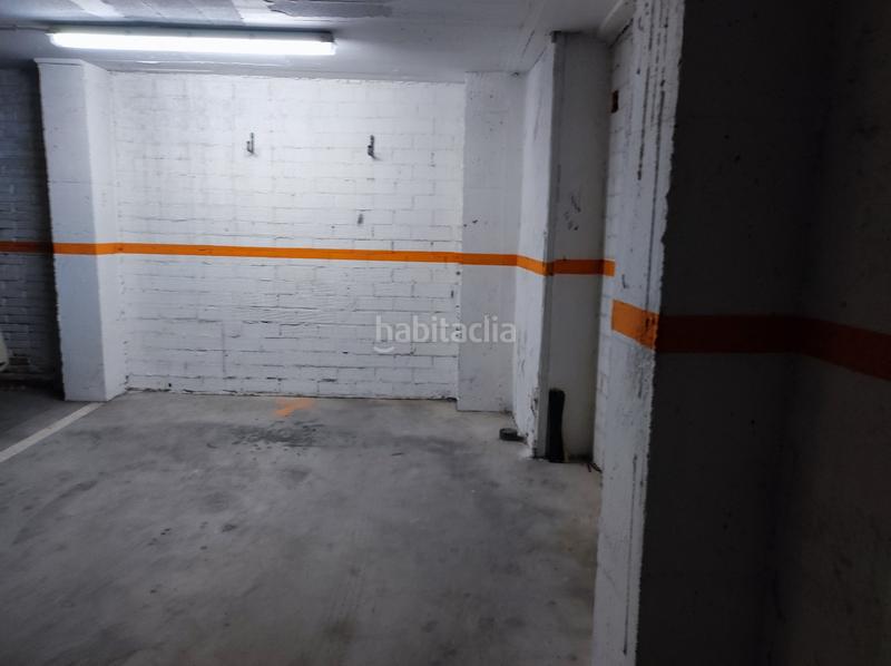 Foto 5d7695f9-1aff-45a4-a0f4-50ee0653b774. Aparcament cotxe a Torelló