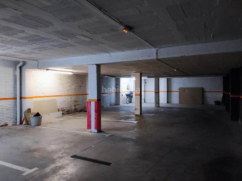 Foto fbeeff80-0d49-45cc-ac63-0832840a76d5. Aparcament cotxe a Torelló