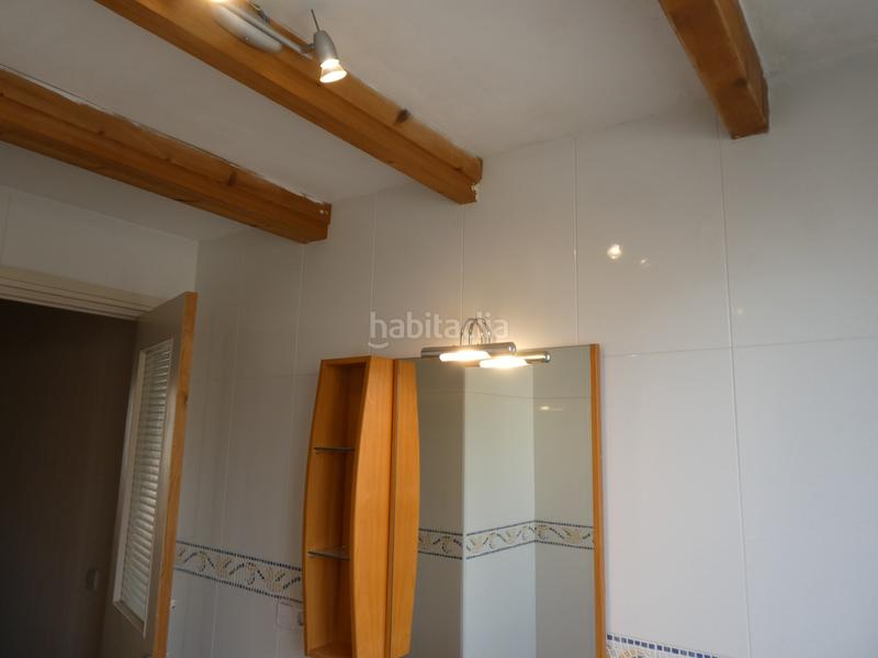 Foto b99eda2f-f50a-40ab-a1e3-7932bd2d1dbb. Casa adosada en Torelló