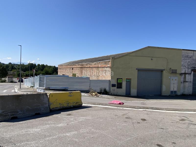 Foto d345f8e7-4a64-4dd6-a73b-de58ae70b330. Nau industrial a Torelló