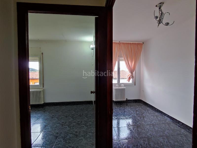 Foto 0bd2c2dc-2010-4ee0-9f49-6496b4e3b217. Casa adosada en Torelló