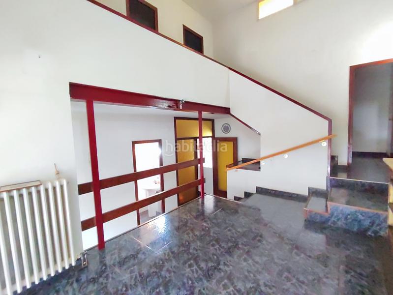 Foto 8379cb59-1f37-4e7b-87c0-aeb6c7eaa35e. Casa adossada amb calefacció aparcament a Torelló