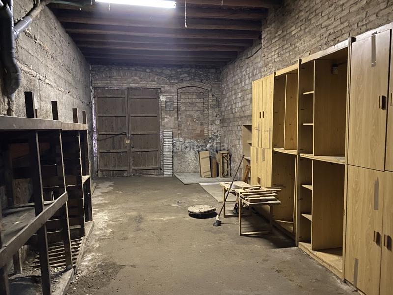 Foto 047d803c-7c2b-434a-b8ee-e0435af7a578. Édifice dans Torelló