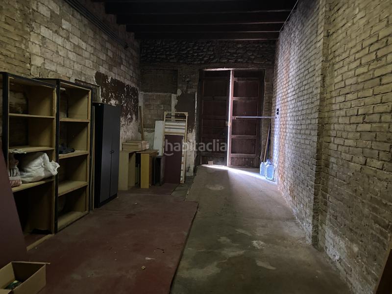 Foto b92e9f7b-39a5-4c1a-8f25-ae2b2e53873d. Édifice dans Torelló