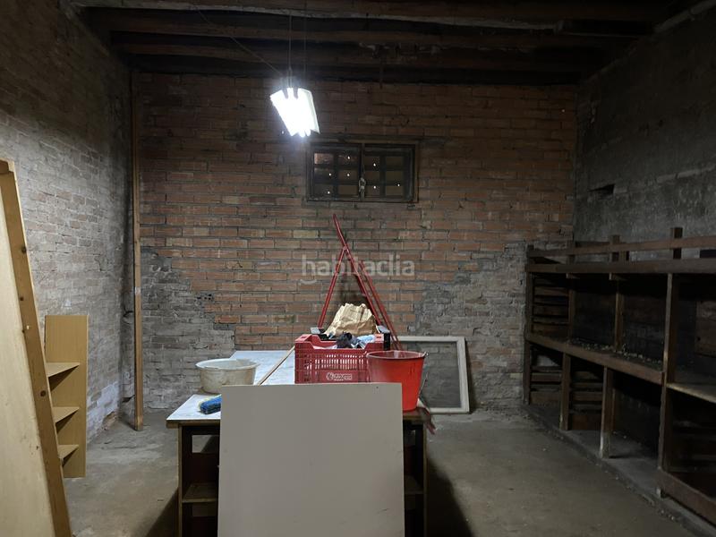 Foto f3e117d7-5a14-48a1-94bf-35fcddbfe95b. Édifice dans Torelló