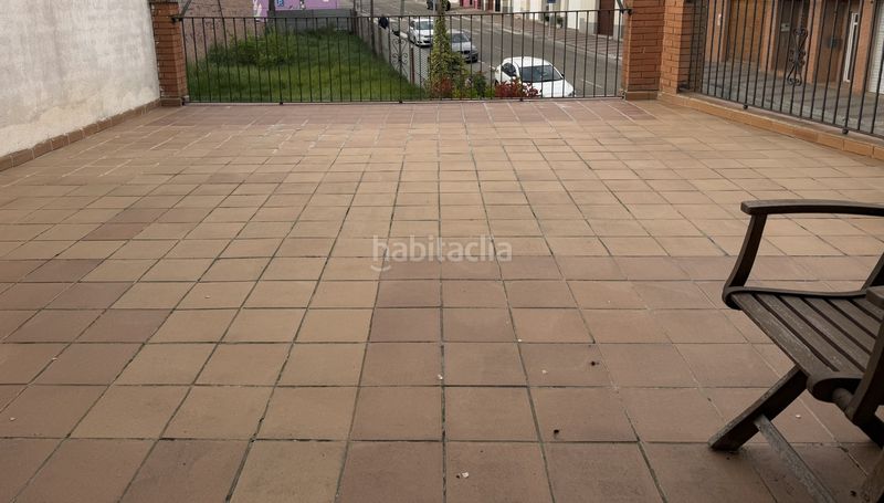 Foto 2791e980-4e56-467c-a83a-4f359964c7a8. Pis amb calefacció aparcament a Torelló