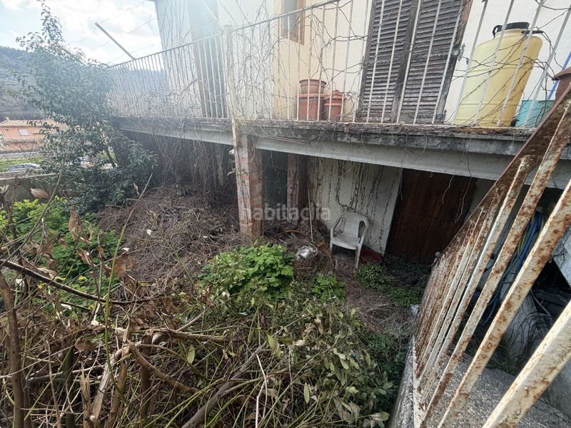 Foto c8944a80-d55b-4f22-9b9c-351df4a9c983. Edificio en Torelló