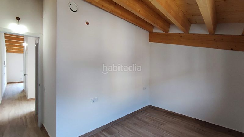 Foto cda65326-e455-42df-adb9-cf181d0c0255. Edificio en Torelló